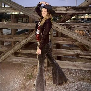 Meet your Posher, Amelia